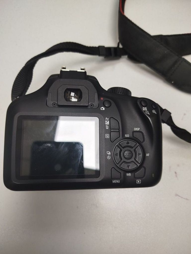 Купити Canon EOS 4000D body Б/У