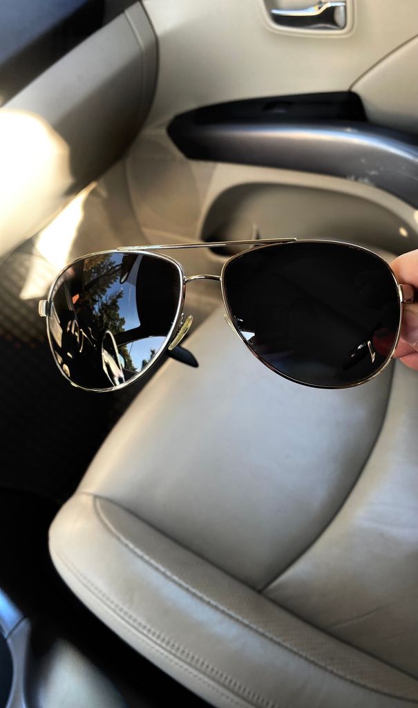 Объявление PRADA , виробник Італія  Б/У