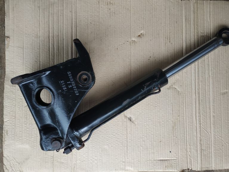 Купить Циліндр підіймання кабіни Б/У