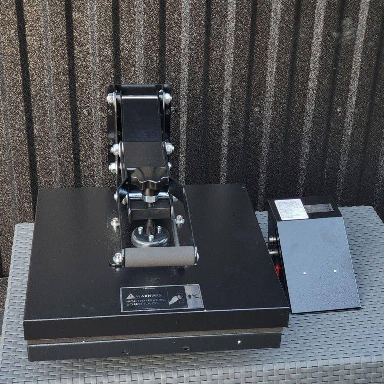 Объявление Планшетний термопрес SHP-24LP2S 40×60 см з висувною плитою й автоматичним відкриттям. Б/У