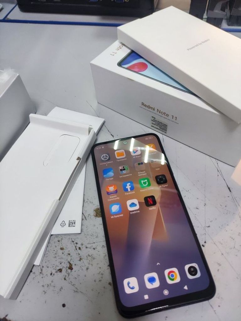 Купить Xiaomi Redmi 8 3/32GB Blue Б/У