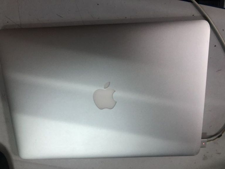 Оголошення Apple a1466/core i5 1,8 ghz/ram 8gb/ssd 120gb/hd graphics 6000 Б/У