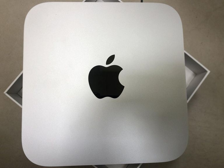 Купити Apple mac mini a2686 mmfj3 m2/8core/ram 8gb/ssd256gb Б/У