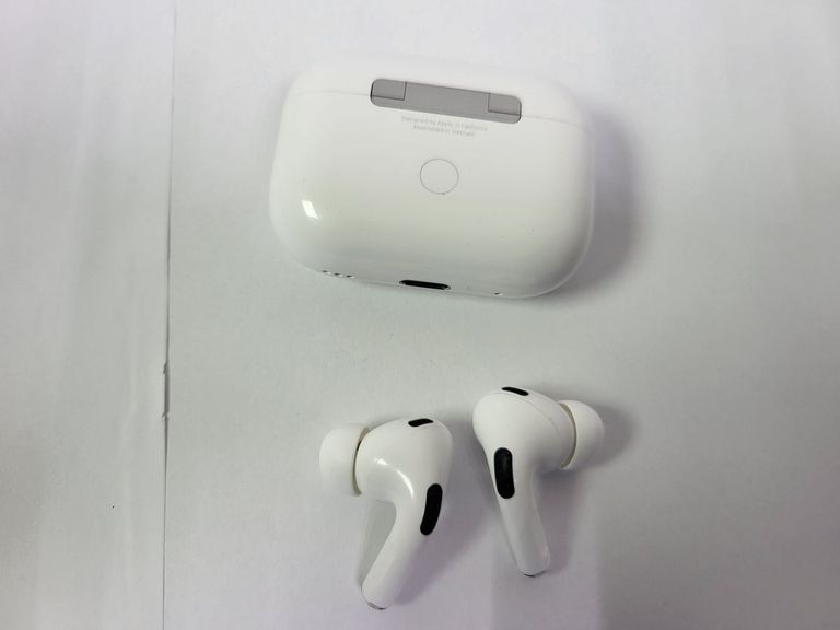 Дешево Apple airpods pro 2nd generation with magsafe charging case usb-c з ломбарду