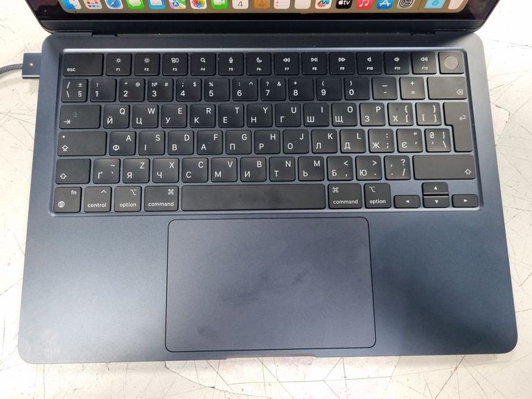 Объявление Apple macbook air 13.6'' a3113/m3/ram8gb/ssd256gb/gpu 8 core Б/У