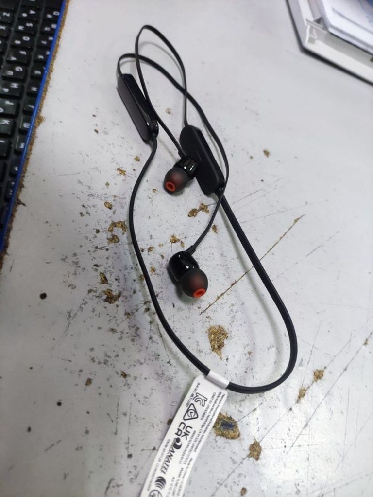 Объявление Jbl tune 125bt Б/У