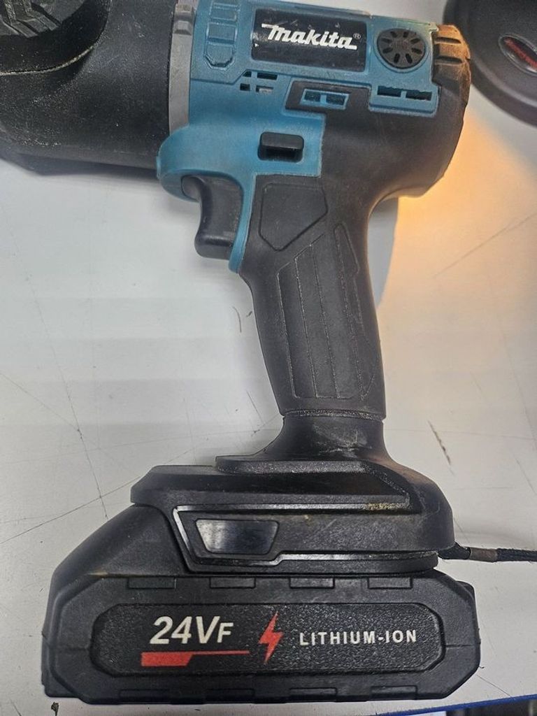 Оголошення Makita (Копія) без моделі 1акб зп Б/У