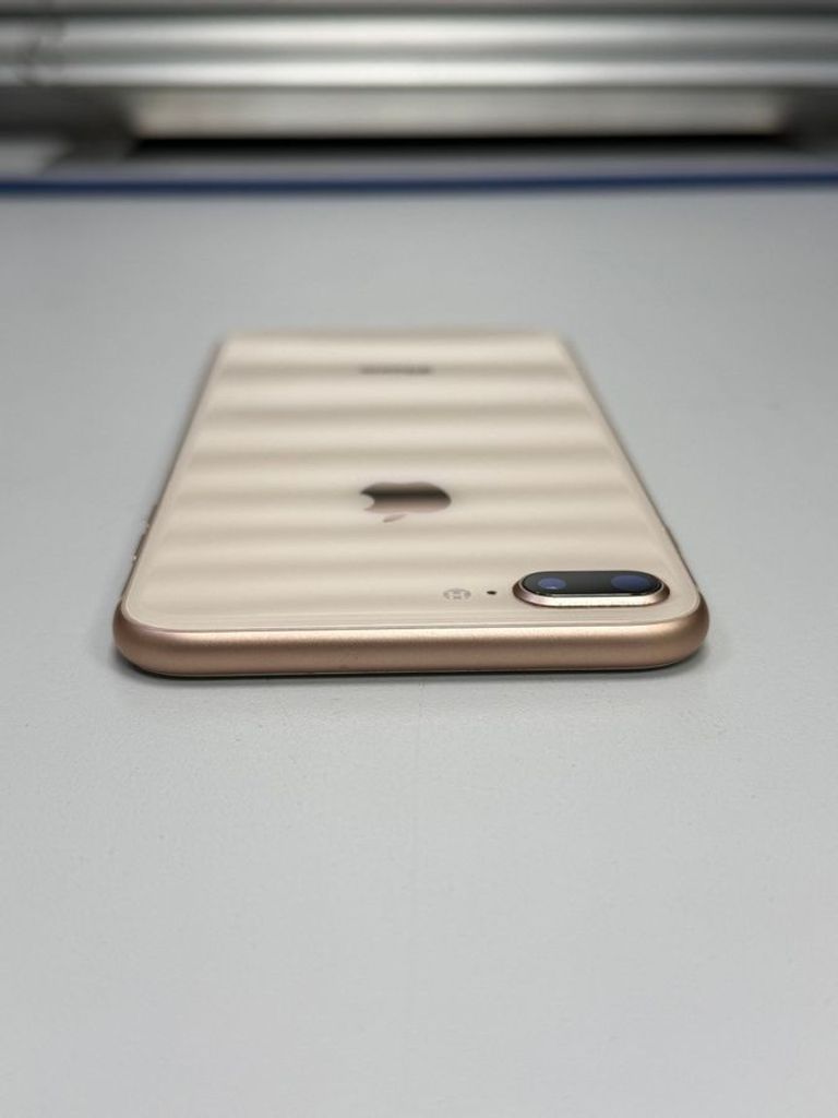Apple iphone 8 plus 64gb Код:01-200843498. Зображення 5
