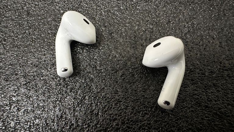 Apple airpods 4 with active noise cancellation Код:01-200849371. Изображение 10