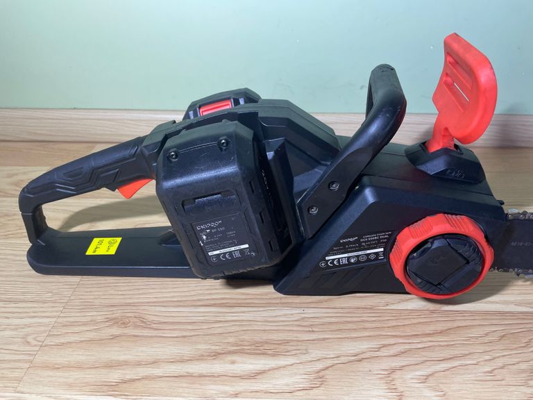 Дешиво Dnipro-m DCS-200BC Dual + АКБ BP-260 2шт + ЗП FC-230 Dual (08461000-22) с ломбарда