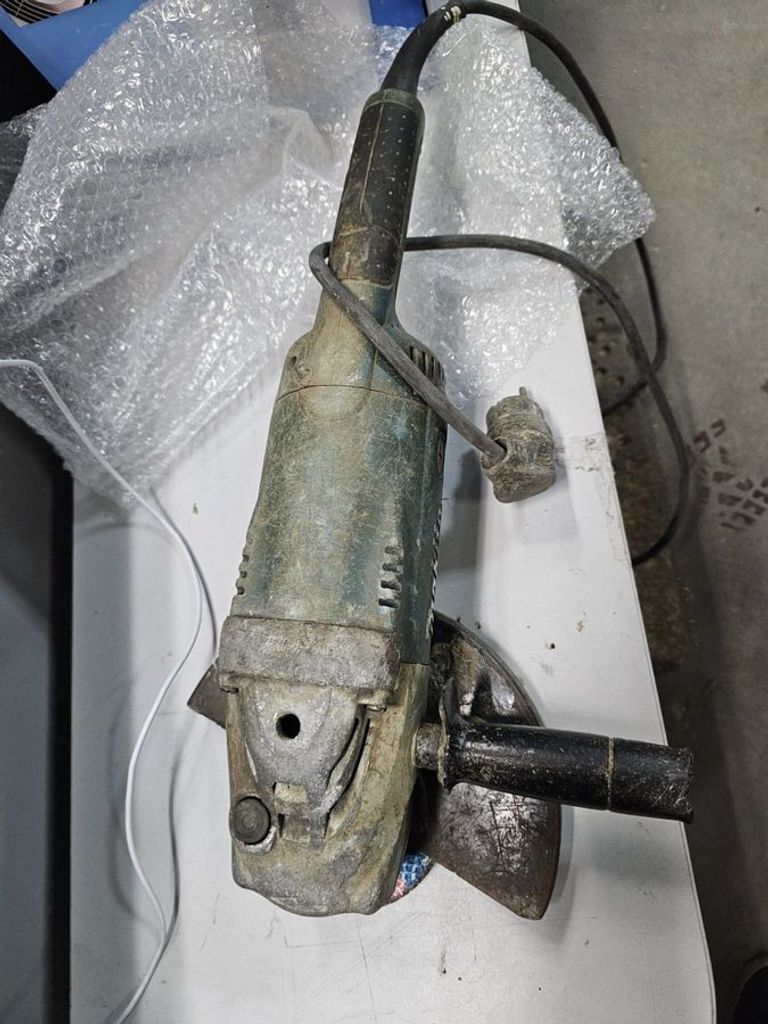 Дешево Makita ga9020s з ломбарду