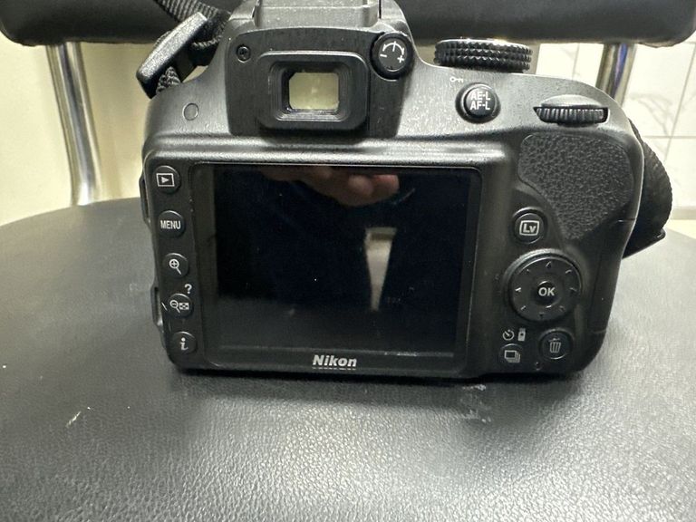 Дешево Nikon d3300 / nikon af-p dx 18-55 1-3.5-5.6g з ломбарду
