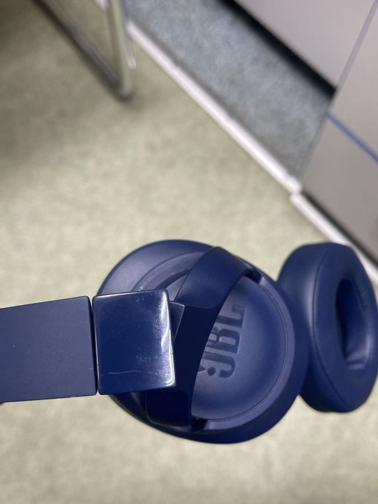 Дешиво Jbl tune 720bt с ломбарда