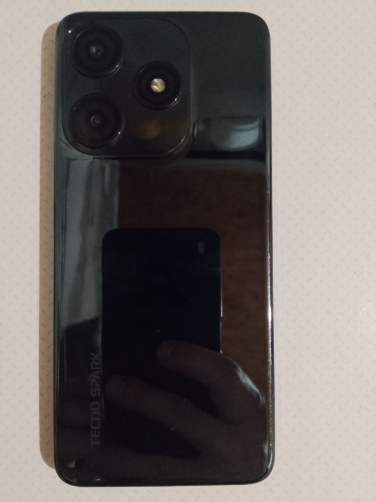 Дешиво Tecno Spark 10C (KI5m) 4/64GB Meta Blue (4895180798221) с ломбарда