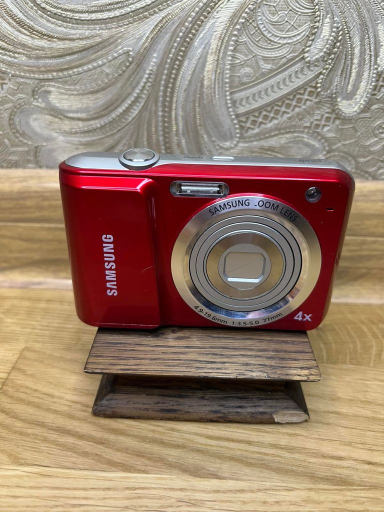 Дешиво Samsung ES25 Red с ломбарда