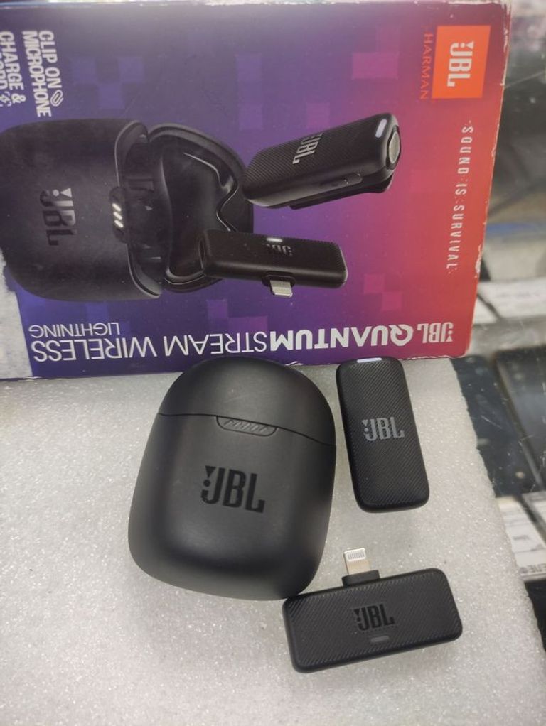 Jbl Quantum Stream Wireless USB-C (JBLSTRMWLUSBCBLK) Код:01-200890743. Изображение 7