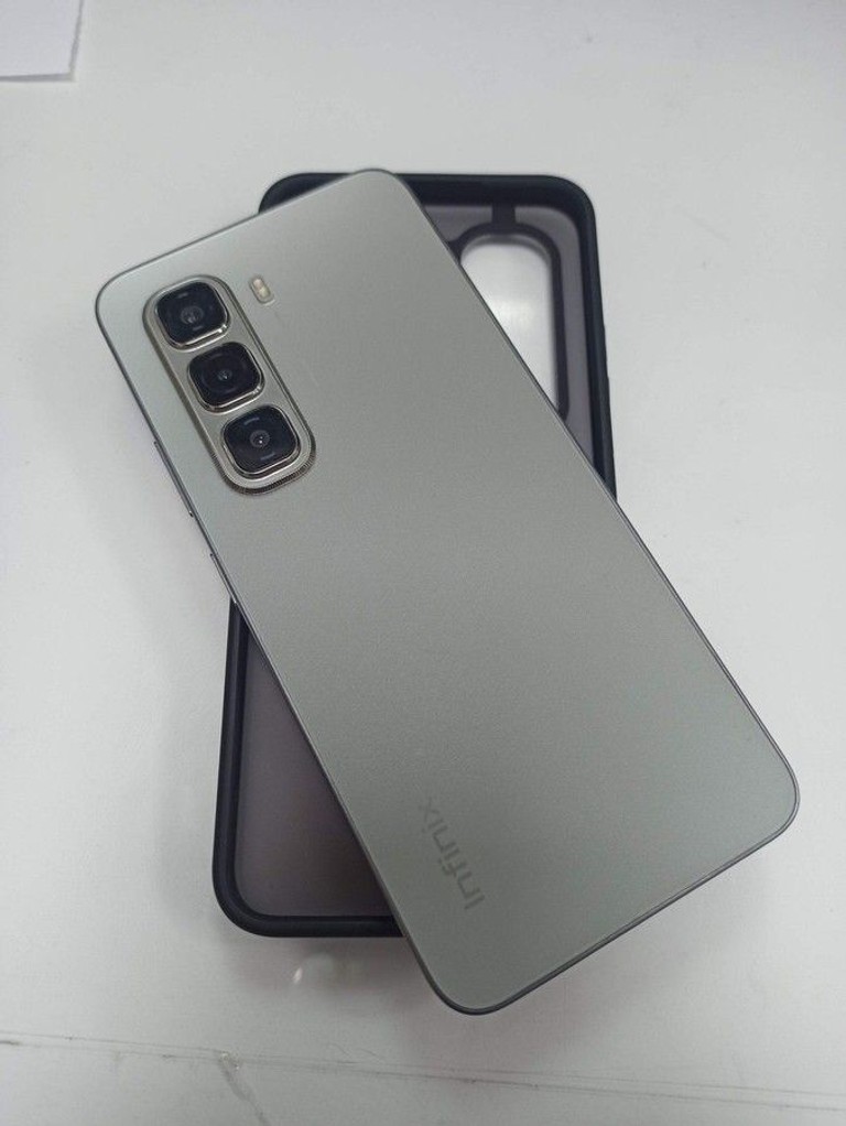 Дешиво Infinix hot 50 pro 8/256gb с ломбарда