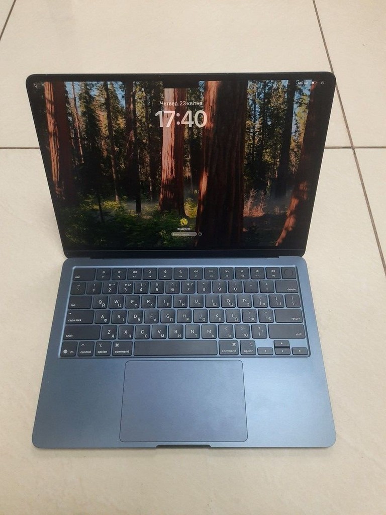 Купити Apple macbook air 13,6" 2025 mc6t4 / apple m4/ 8 core gpu/ ram 16gb/ ssd 256gb/ a3240 Б/У