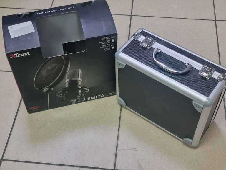 Купить Trust gxt 252 emita streaming Б/У