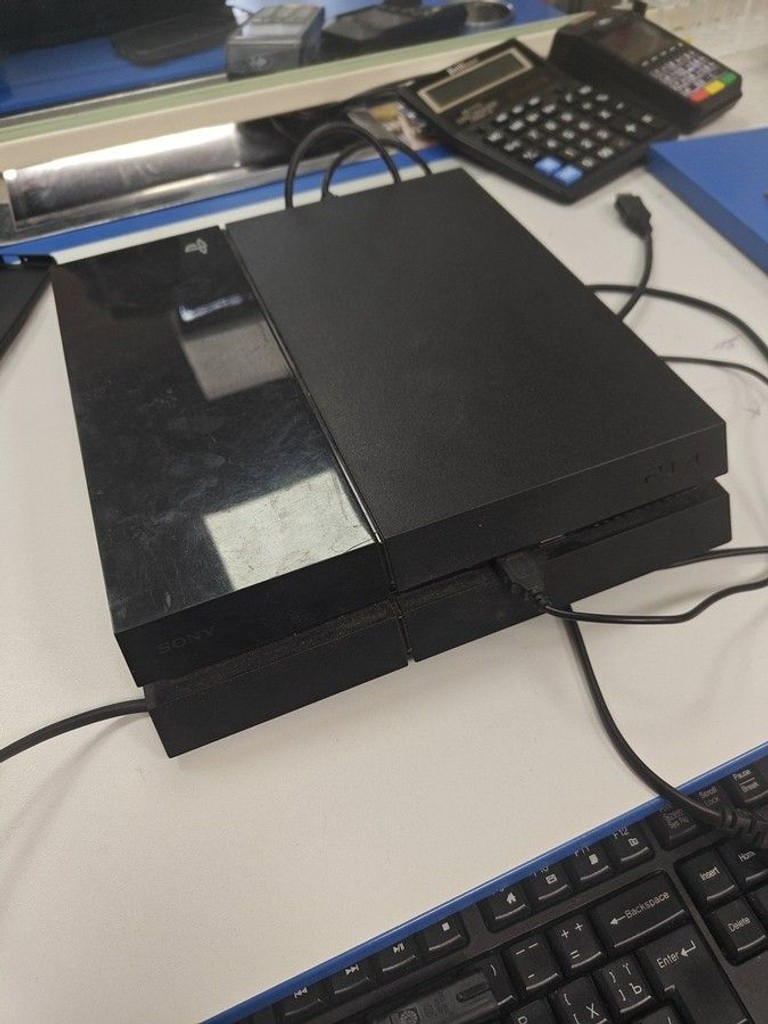 Купити Sony playstation 4 500gb Б/У