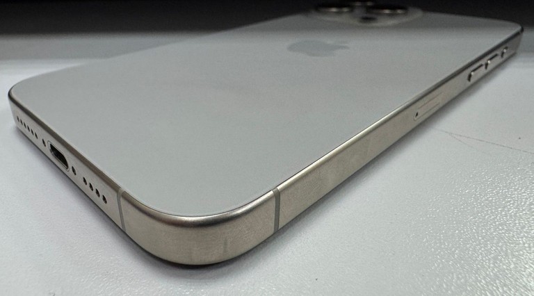 Apple iphone 15 pro max 256gb Код:01-200966692. Изображение 9