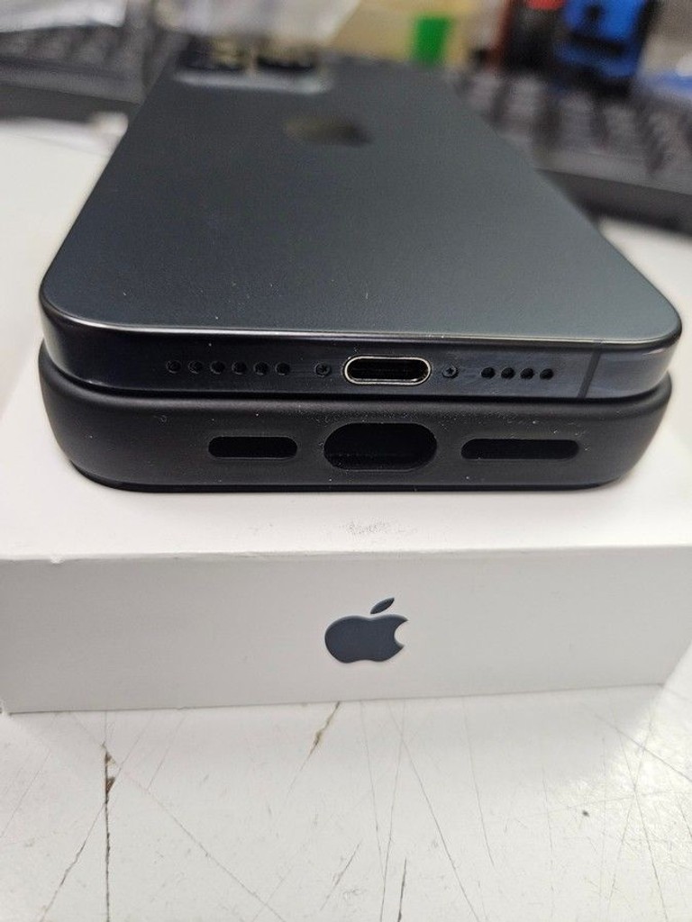 Розпродаж Apple iphone 15 pro max 256gb, продавець Техноскарб
