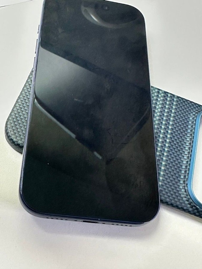 Оголошення Apple iPhone 17 Pro 256GB Deep Blue (MG8J4) Б/У
