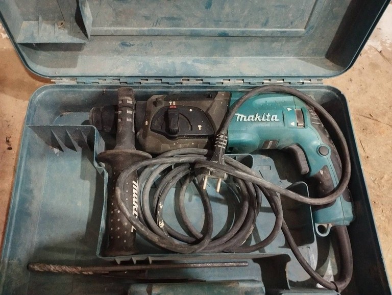 Купити Makita HR2470 Б/У
