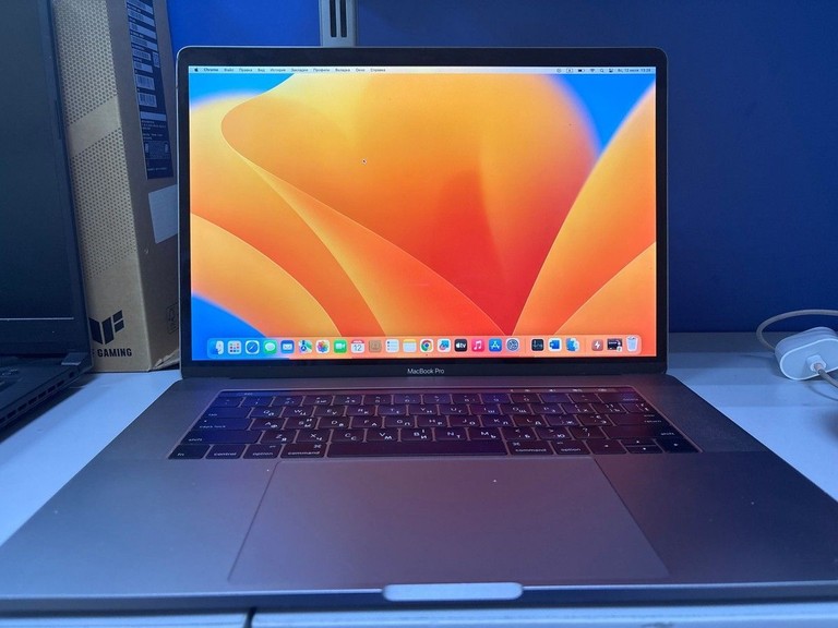 Купити Apple macbook pro a1707/екр. 15.4 core i7 2,9ghz/ ram16gb/ ssd512gb/intel hd graphics 630/touch bar Б/У