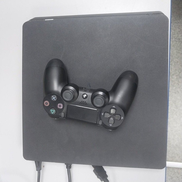 Оголошення Sony PlayStation 4 Slim 1TB Black Б/У
