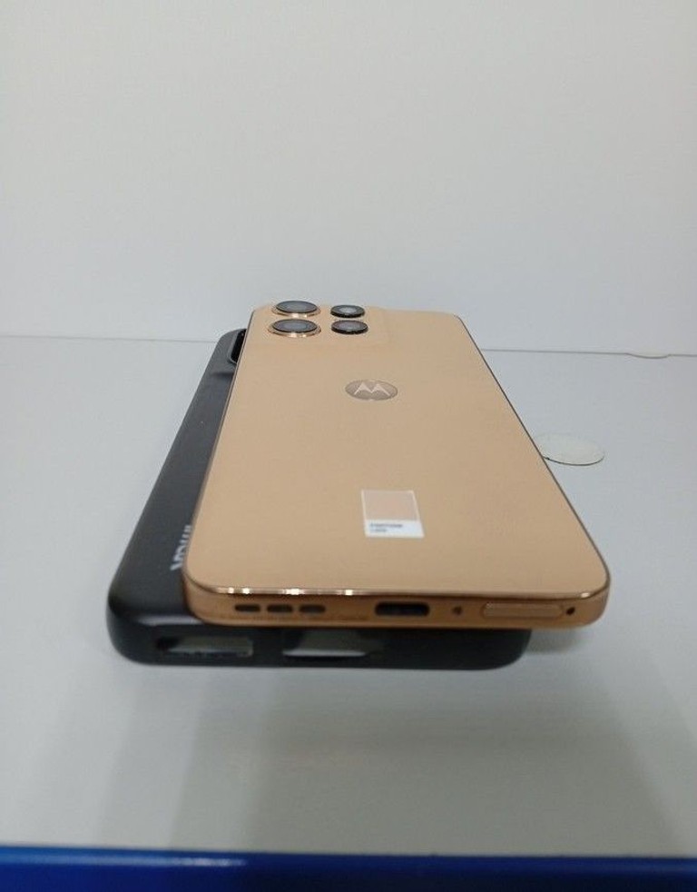 Дешево Motorola edge 50 neo 8/256gb з ломбарду