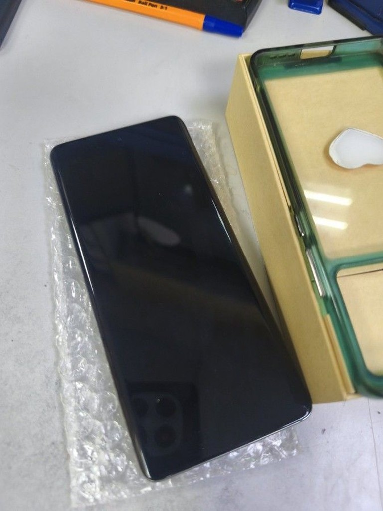 Оголошення Motorola xt2205-1 edge 40 8/256gb Б/У