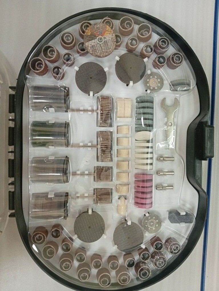 Дешиво Dnipro-M rotary tool set 276 pcs с ломбарда