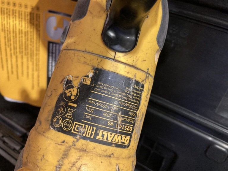 Оголошення Dewalt d25143 -ks Б/У