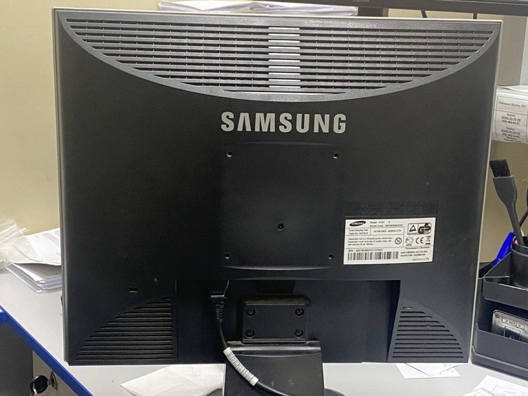 Розпродаж Samsung 913v, продавець Техноскарб
