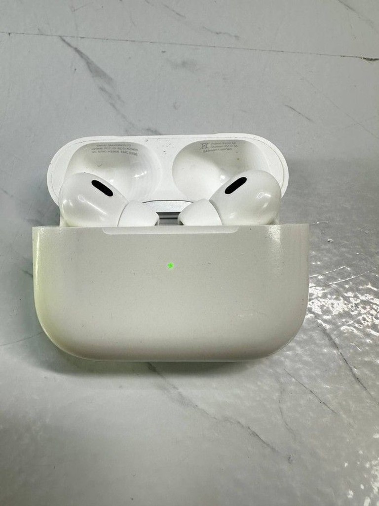 Купити Apple airpods pro 2nd generation magsafe Б/У