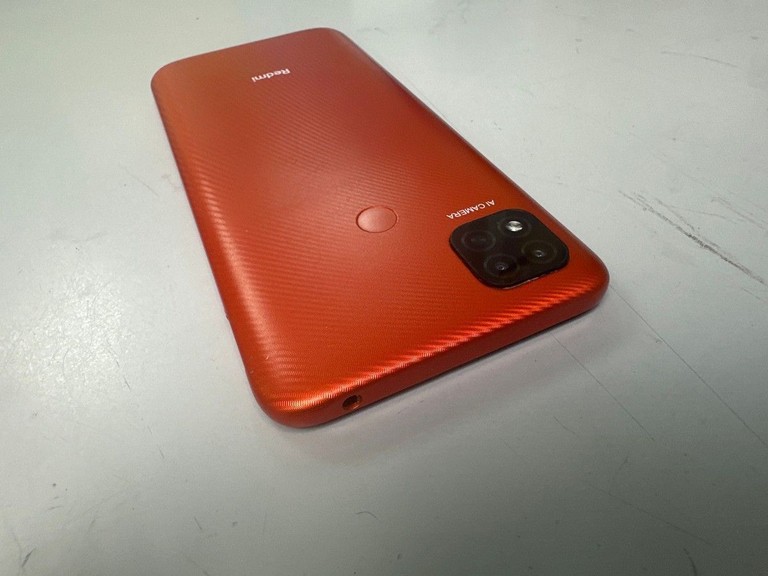 Дешево Xiaomi redmi 9c nfc 2/32gb з ломбарду