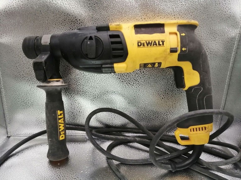 Купить Dewalt d25133qs Б/У