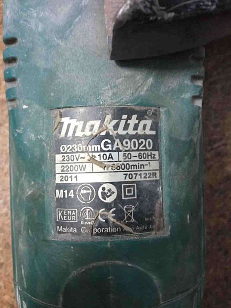 Дешево Makita GA9020R з ломбарду