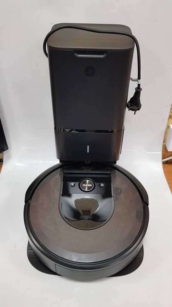 Roomba i8+ plus