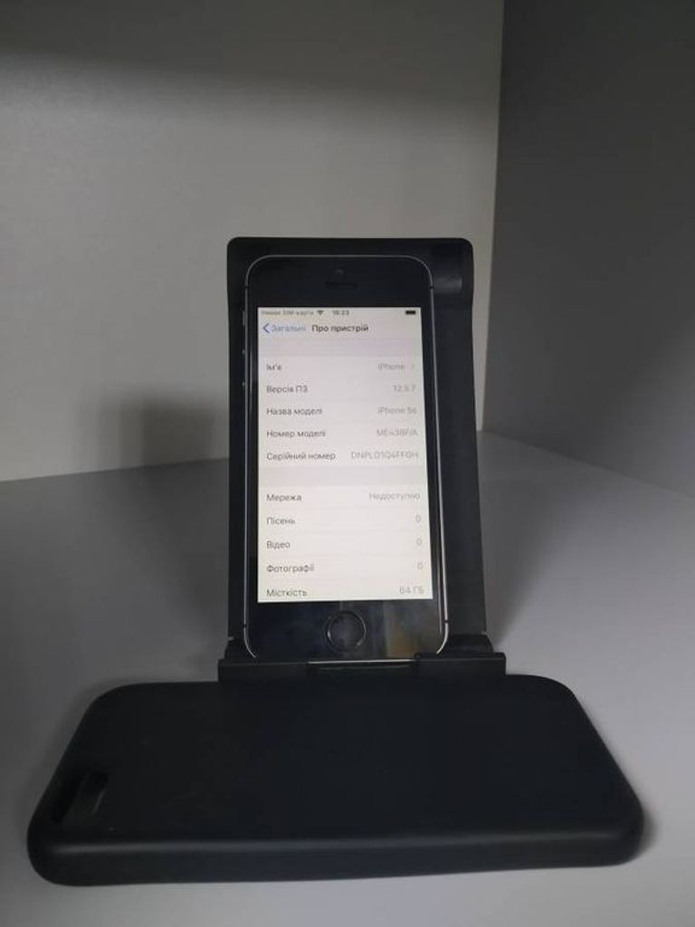 Купити Apple iphone 5s 64gb Б/У