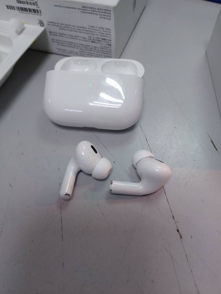 Apple airpods pro 2nd generation with magsafe charging case usb-c