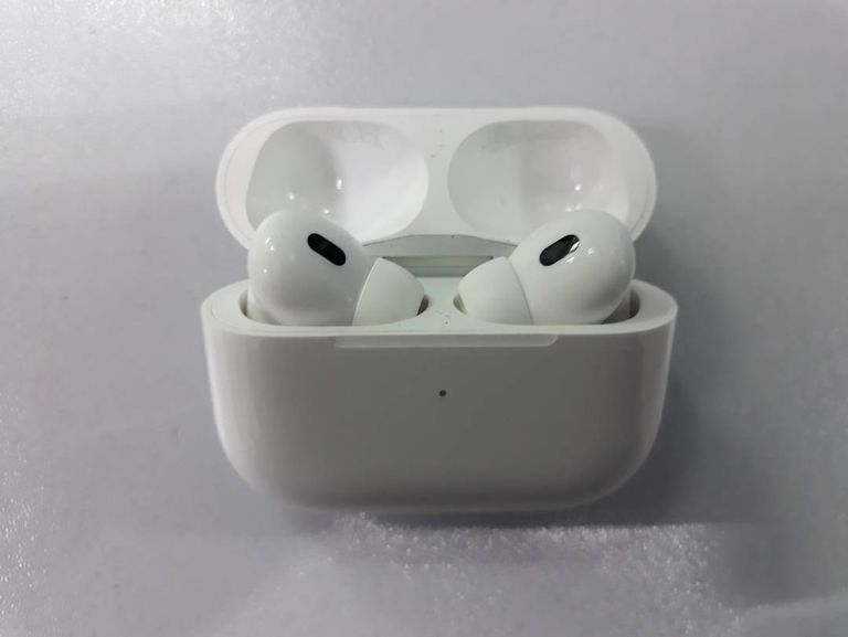 Apple AirPods Pro 2nd generation (MQD83)