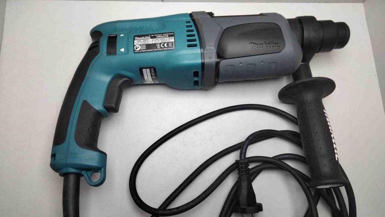 Дешево Makita HR2470 з ломбарду