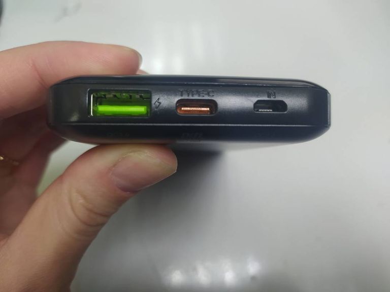 Дешево Hoco j102 10000mah з ломбарду