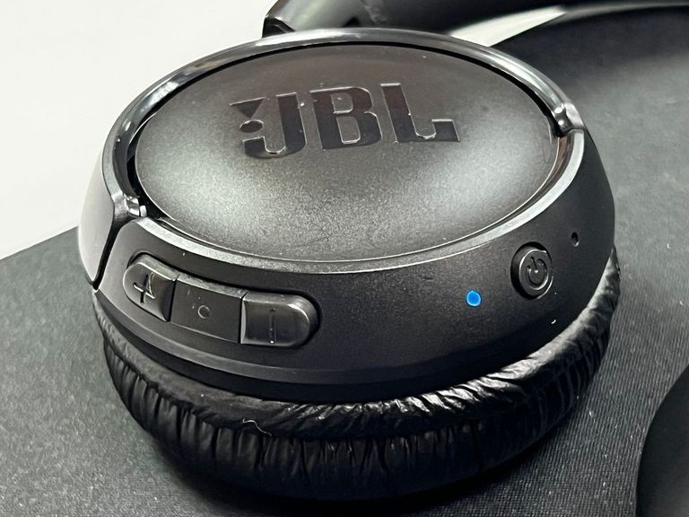 Дешиво Jbl tune 510bt с ломбарда