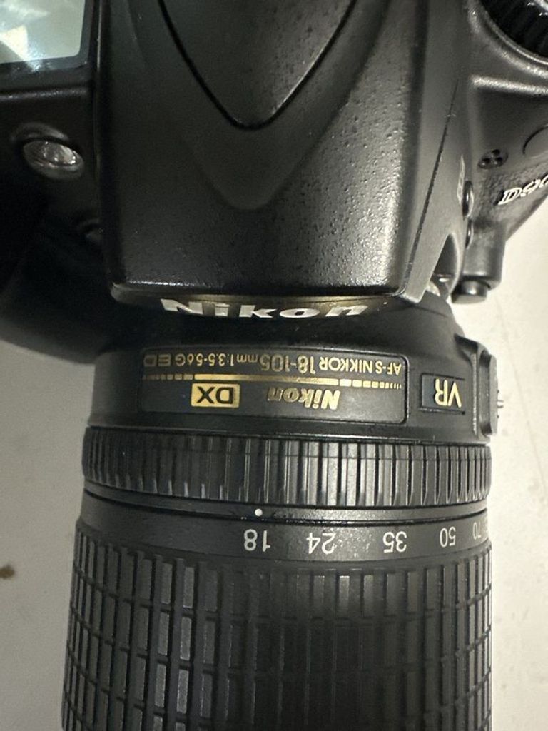 Дешиво Nikon d90/ af-s dx nikor 18-105mm1:3.5-5.6g ed vr с ломбарда