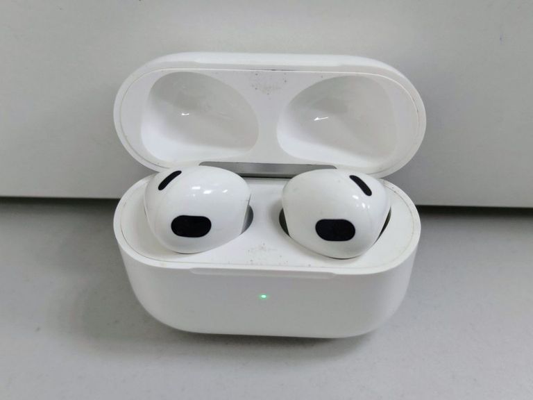 Купити Apple airpods 3rd generation Б/У