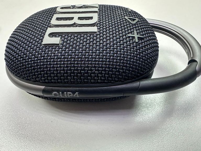 Дешево Jbl clip 4 з ломбарду