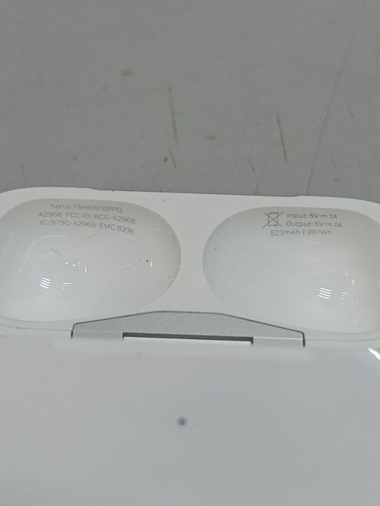 Оголошення Apple airpods pro 2nd generation with magsafe charging case usb-c Б/У